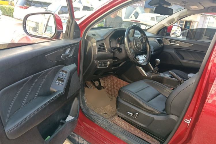 Used Great Wall Poer 2019 2.0T Commercial Version Manual Diesel Two-Wheel Drive Navigation Type Long Bed GW4D20M Driver Seat