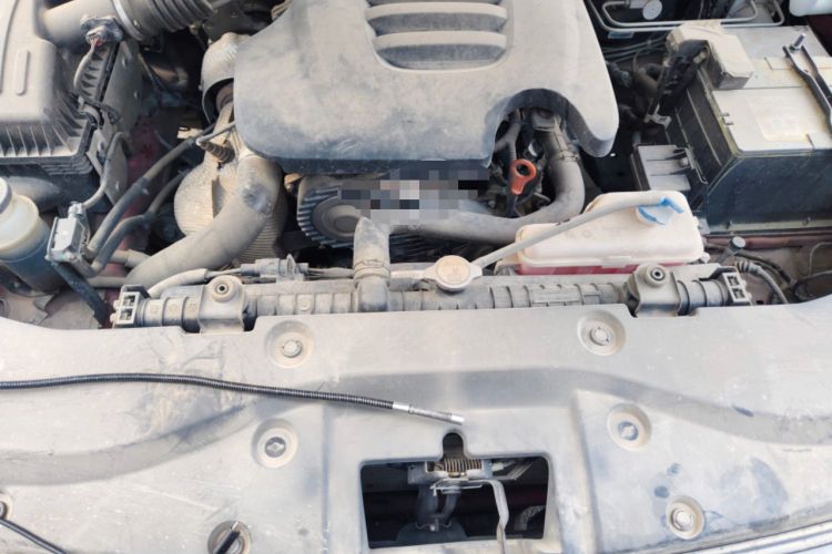 Used Great Wall Poer 2019 2.0T Commercial Version Manual Diesel 4x4 Elite Long-Box GW4D20M Engine Bay