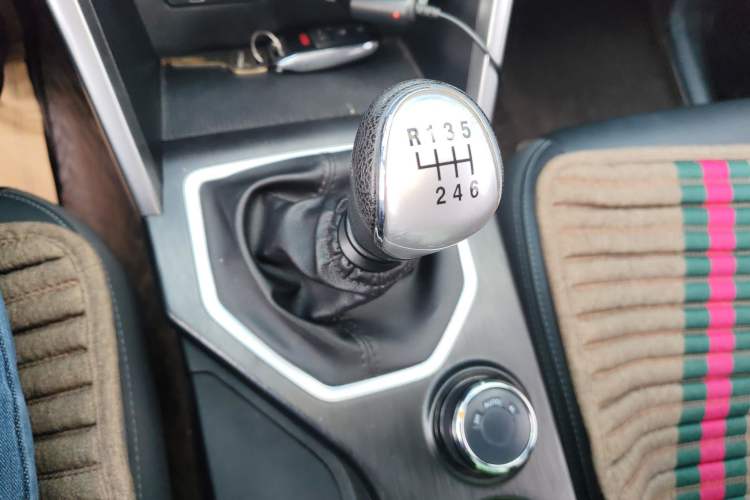 Used Great Wall Poer 2019 2.0T Commercial Version Manual Diesel 4x4 Elite Long-Box GW4D20M Gear Lever