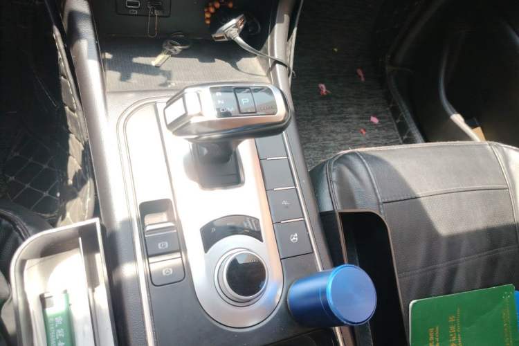 Used Great Wall Poer 2019 2.0T Automatic Gasoline 4x4 Comfort Edition GW4C20B Gear Lever