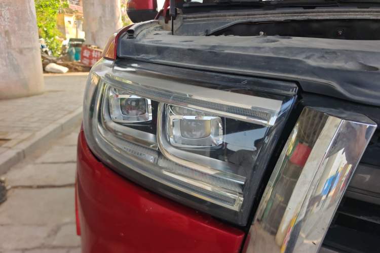 Used Great Wall Poer 2019 2.0T Automatic Gasoline 4x4 Comfort Edition GW4C20B Right Front Headlight