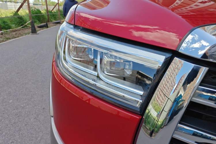 Used Great Wall Poer 2019 2.0T Automatic Gasoline 4x4 Premium Edition GW4C20B Right Front Headlight
