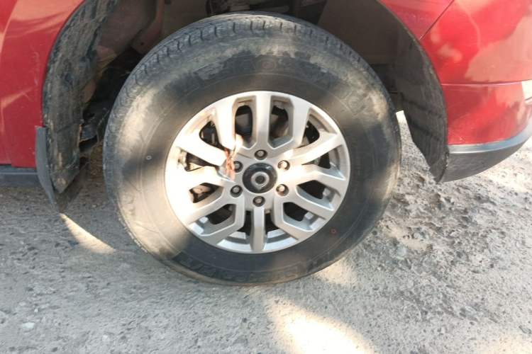 Used Great Wall Poer 2019 2.0T Commercial Version Manual Diesel Two-Wheel Drive Navigation Type Long Bed GW4D20M Right Front Wheel Hub