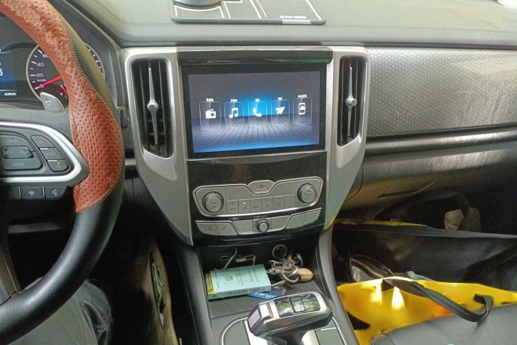 Used Great Wall Poer 2019 2.0T Automatic Gasoline 4x4 Comfort Edition GW4C20B Audio And AC Panel