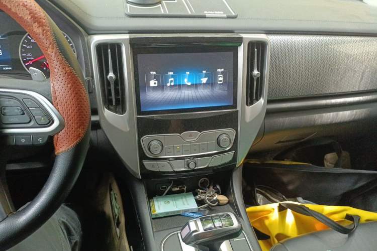 Used Great Wall Poer 2019 2.0T Automatic Gasoline 4x4 Comfort Edition GW4C20B Audio And AC Panel