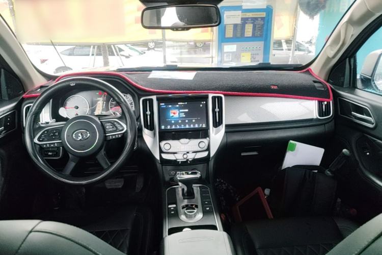 Used Great Wall Poer 2019 2.0T Automatic Gasoline 4x4 Comfort Edition GW4C20B Center Console