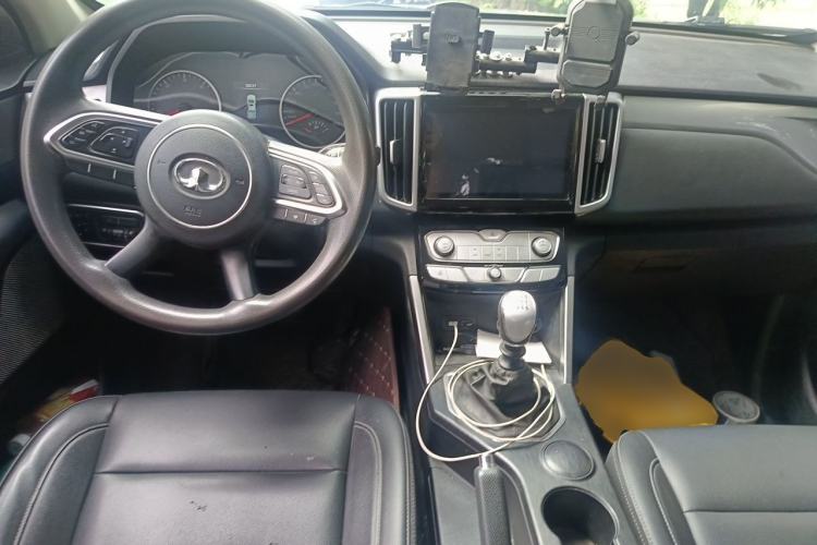 Used Great Wall Poer 2019 2.0T Commercial Version Manual Diesel Two-Wheel Drive Elite Long-Box GW4D20M Center Console