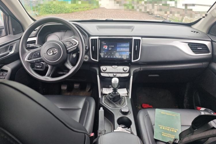 Used Great Wall Poer 2019 2.0T Commercial Version Manual Diesel 4x4 Elite Standard Box GW4D20M Center Console