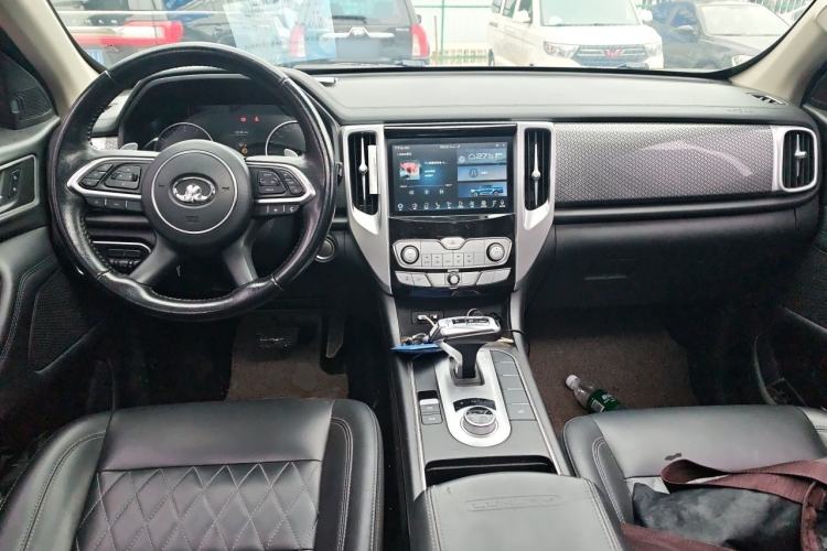 Used Great Wall Poer 2019 2.0T Automatic Gasoline Two-Wheel Drive Comfort Edition GW4C20B Center Console