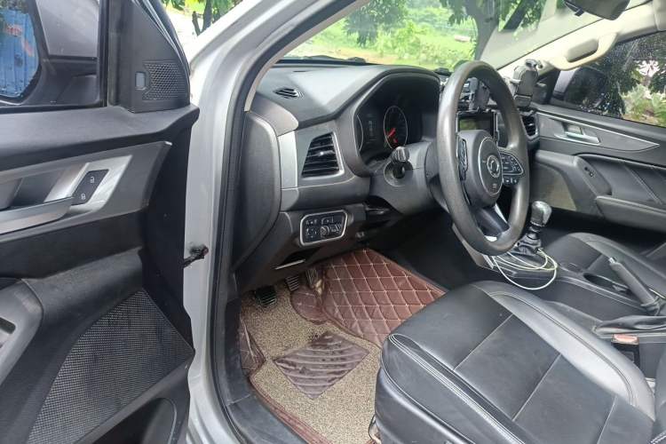 Used Great Wall Poer 2019 2.0T Commercial Version Manual Diesel Two-Wheel Drive Elite Long-Box GW4D20M Driver Seat