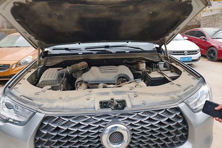 Used Great Wall Poer 2019 2.0T Commercial Version Manual Diesel Two-Wheel Drive Navigation Type Long Bed GW4D20M Engine Bay