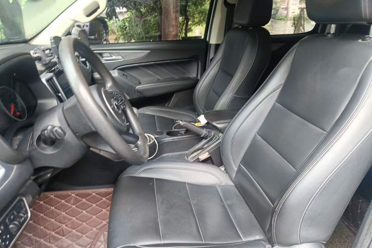 Used Great Wall Poer 2019 2.0T Commercial Version Manual Diesel Two-Wheel Drive Elite Long-Box GW4D20M Left Front Seat