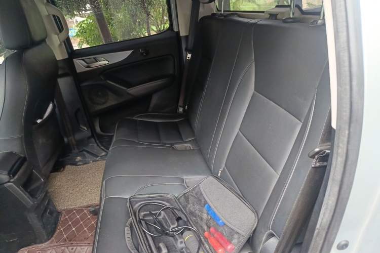 Used Great Wall Poer 2019 2.0T Commercial Version Manual Diesel Two-Wheel Drive Elite Long-Box GW4D20M Left Rear Seat