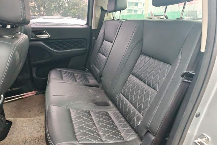 Used Great Wall Poer 2019 2.0T Automatic Gasoline Two-Wheel Drive Comfort Edition GW4C20B Left Rear Seat