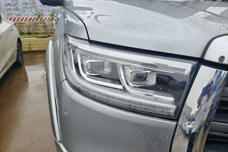 Used Great Wall Poer 2019 2.0T Automatic Gasoline Two-Wheel Drive Comfort Edition GW4C20B Right Front Headlight