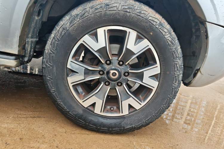 Used Great Wall Poer 2019 2.0T Automatic Gasoline Two-Wheel Drive Comfort Edition GW4C20B Right Front Wheel Hub
