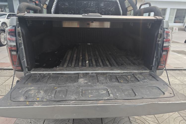 Used Great Wall Poer 2019 2.0T Automatic Gasoline 4x4 Comfort Edition GW4C20B Trunk
