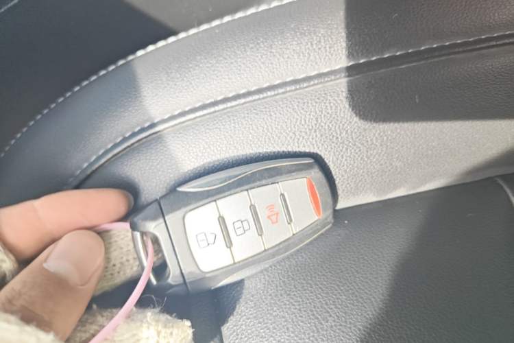 Used Great Wall Poer 2019 2.0T Commercial Version Automatic Gasoline Two-Wheel Drive Elite Trim with Long Bed – GW4C20B Vehicle Key