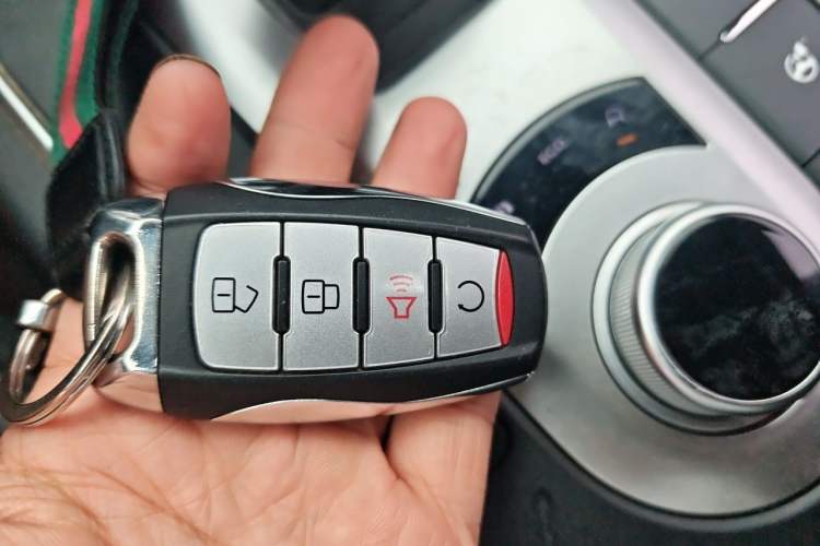 Used Great Wall Poer 2019 2.0T Automatic Gasoline Two-Wheel Drive Comfort Edition GW4C20B Vehicle Key