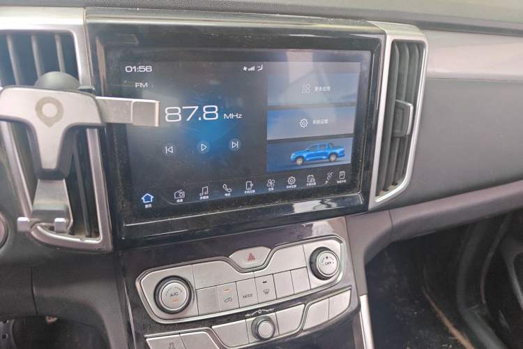 Used Great Wall Poer 2019 2.0T Commercial Version Manual Diesel Two-Wheel Drive Elite Standard Box GW4D20M Audio And AC Panel