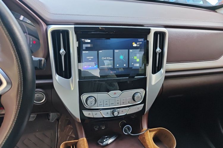 Used Great Wall Poer 2019 2.0T Automatic Gasoline 4x4 Premium Edition GW4C20B Audio And AC Panel