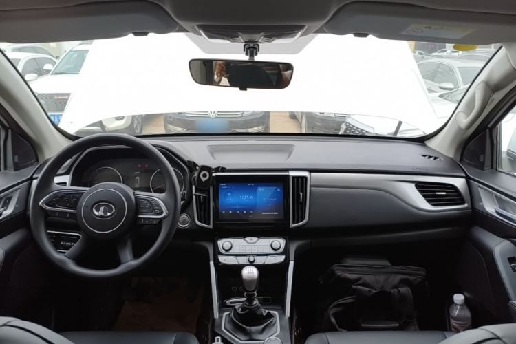 Used Great Wall Poer 2019 2.0T Commercial Version Manual Diesel 4x4 Elite Standard Box GW4D20M Center Console