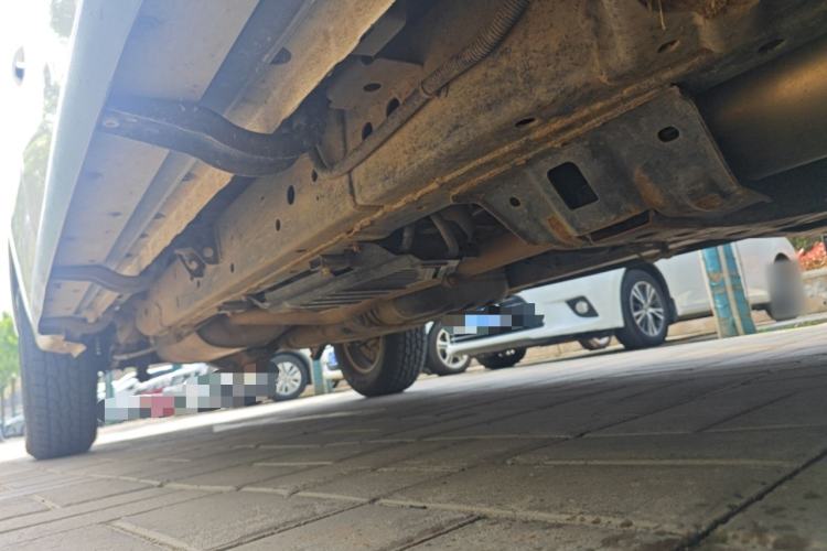 Used Great Wall Poer 2019 2.0T Commercial Version Manual Diesel 4x4 Elite Long-Box GW4D20M Chassis Front Right