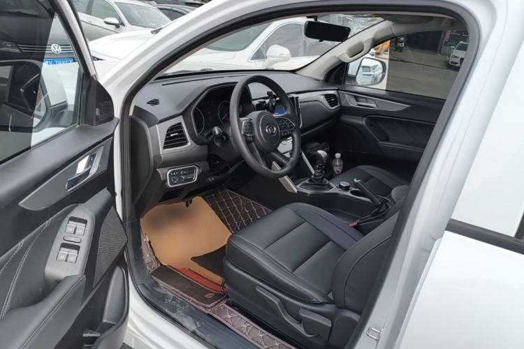 Used Great Wall Poer 2019 2.0T Commercial Version Manual Diesel 4x4 Elite Standard Box GW4D20M Driver Seat