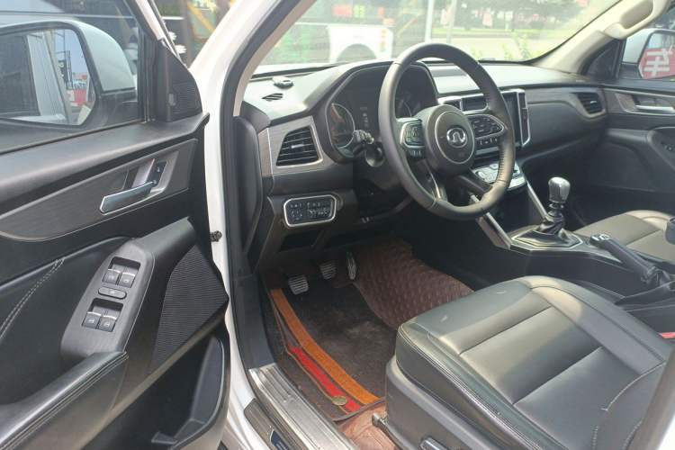 Used Great Wall Poer 2019 2.0T Commercial Version Manual Diesel 4x4 Navigation Type Long Bed GW4D20M Driver Seat