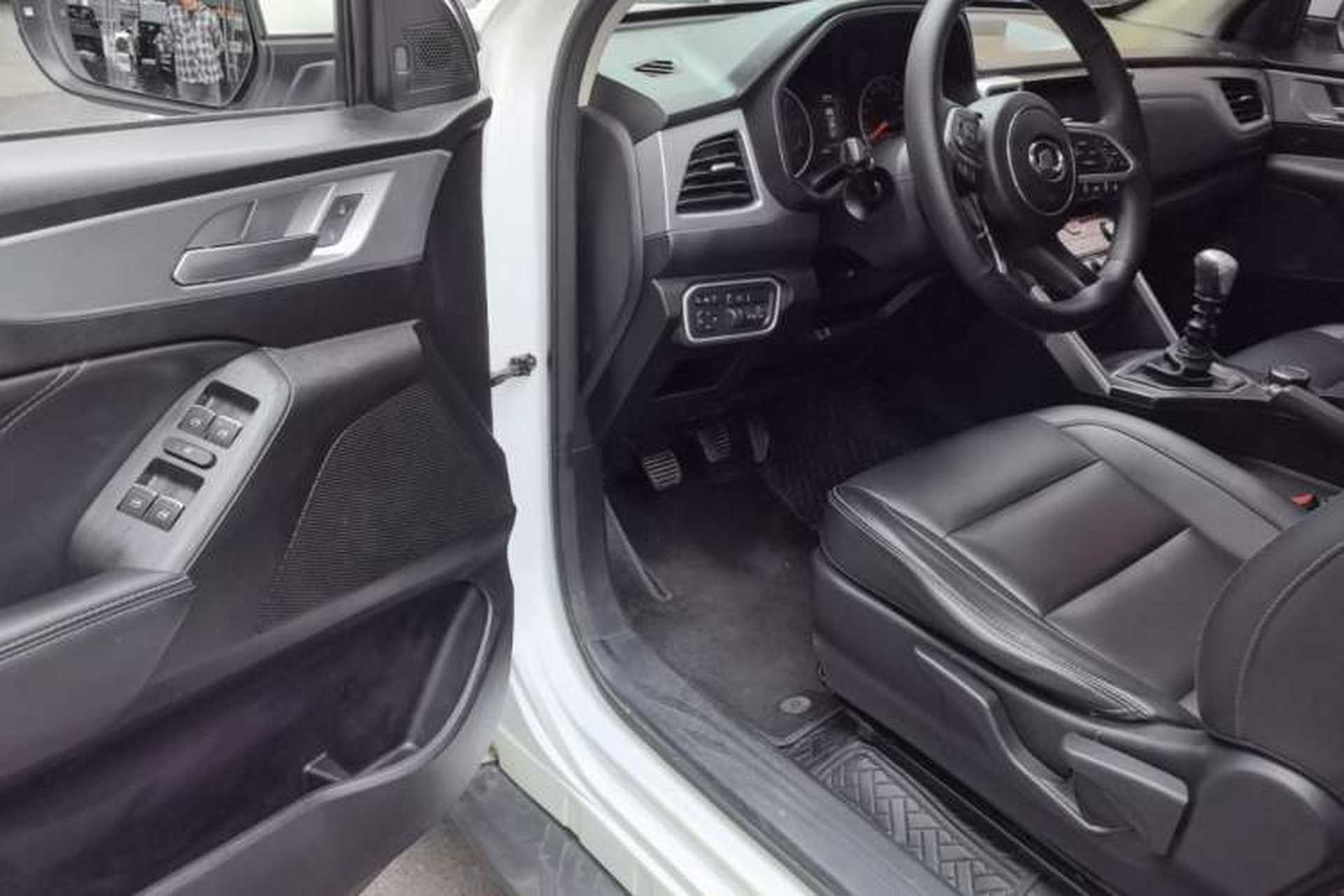 Used Great Wall Poer 2019 2.0T Commercial Version Manual Diesel 4x4 Elite Long-Box GW4D20M Driver Seat