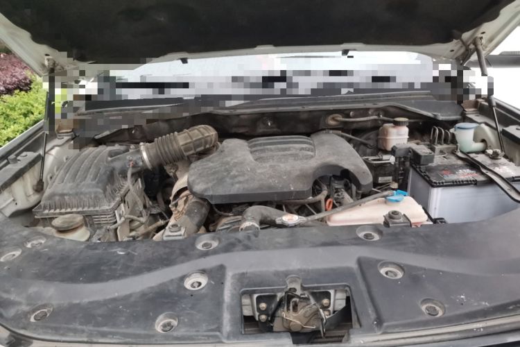 Used Great Wall Poer 2019 2.0T Commercial Version Manual Diesel Two-Wheel Drive Elite Long-Box GW4D20M Engine Bay