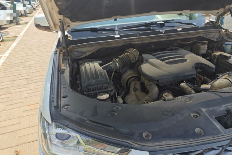 Used Great Wall Poer 2019 2.0T Commercial Version Manual Diesel 4x4 Elite Long-Box GW4D20M Engine Bay Right