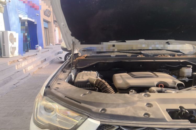 Used Great Wall Poer 2019 2.0T Commercial Version Automatic Gasoline Two-Wheel Drive Elite Trim with Long Bed – GW4C20B Engine Bay Right