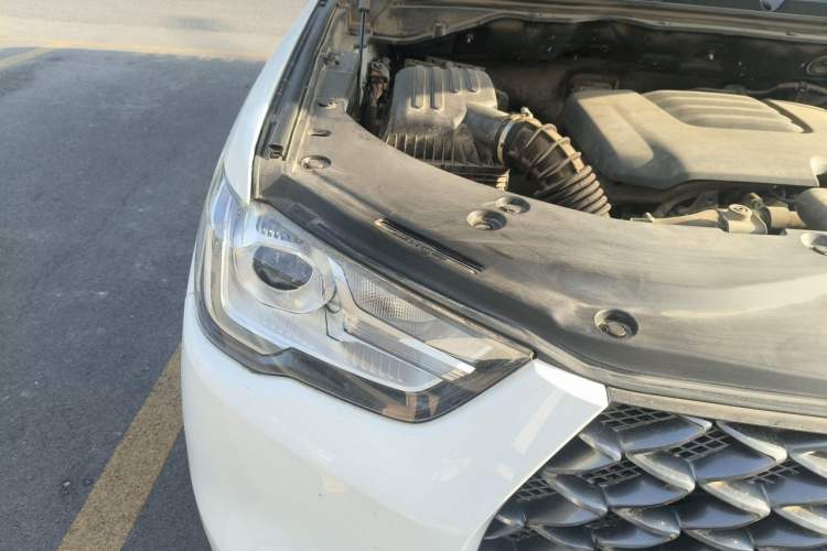 Used Great Wall Poer 2019 2.0T Commercial Version Manual Gasoline Two-Wheel Drive Navigation Type Long Bed GW4C20B Engine Bay Right