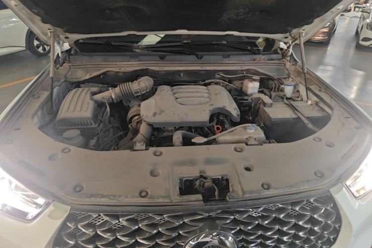 Used Great Wall Poer 2019 2.0T Commercial Version Manual Diesel 4x4 Elite Long-Box GW4D20M Engine Bay