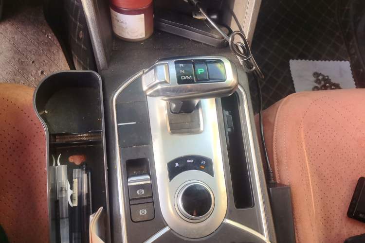 Used Great Wall Poer 2019 2.0T Commercial Version Automatic Gasoline Two-Wheel Drive Elite Trim with Long Bed – GW4C20B Gear Lever