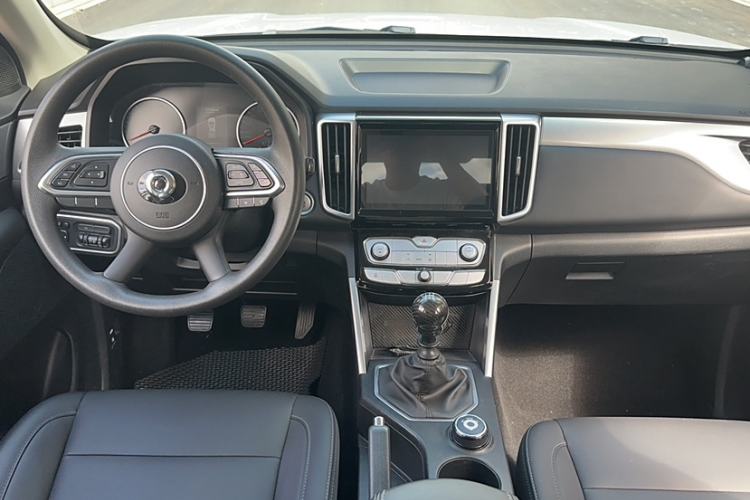 Used Great Wall Poer 2019 2.0T Commercial Version Manual Diesel 4x4 Elite Long-Box GW4D20M Interior 2