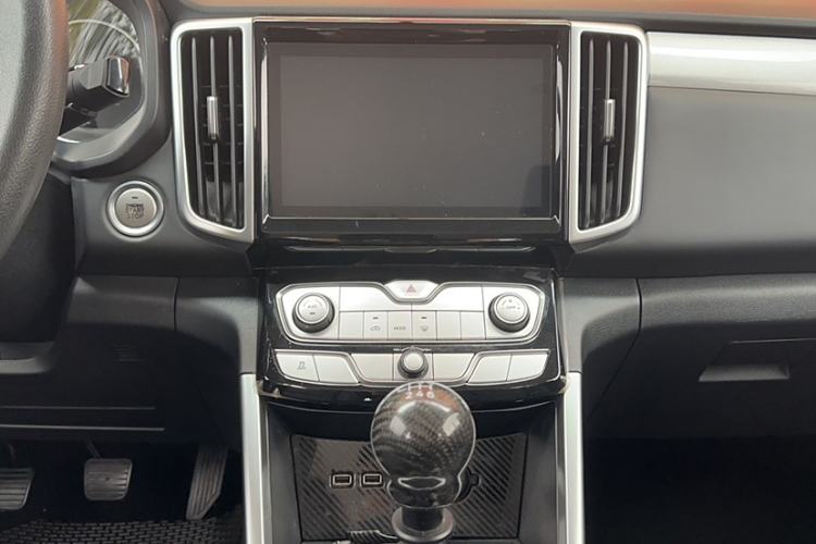 Used Great Wall Poer 2019 2.0T Commercial Version Manual Diesel 4x4 Elite Long-Box GW4D20M Interior 4