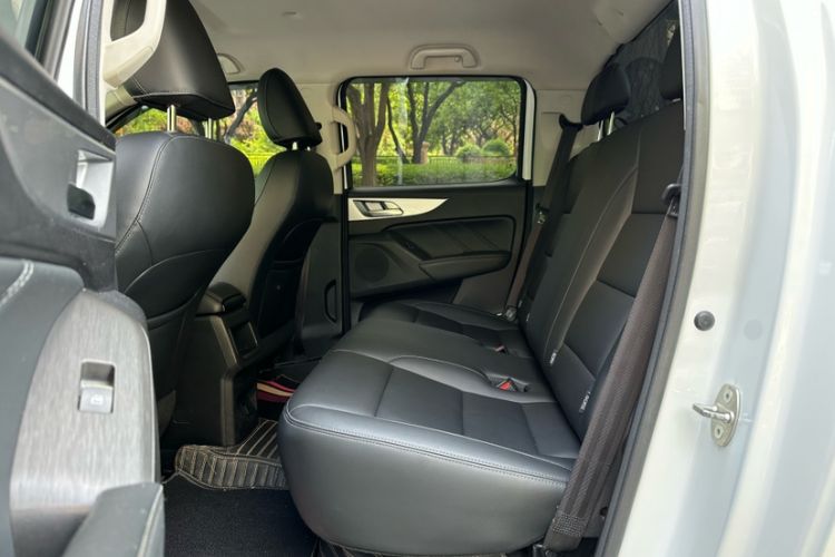 Used Great Wall Poer 2019 2.0T Commercial Version Manual Diesel 4x4 Elite Long-Box GW4D20M Interior 6