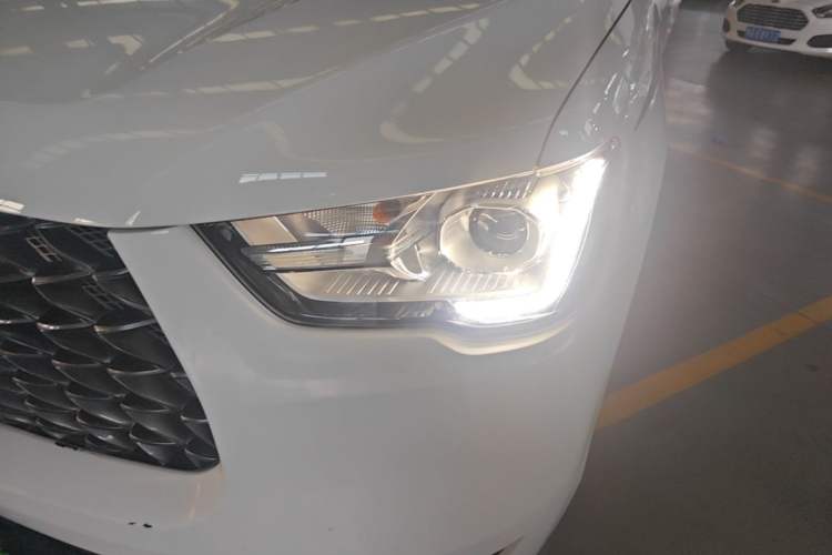 Used Great Wall Poer 2019 2.0T Commercial Version Manual Diesel 4x4 Elite Long-Box GW4D20M Left Front Headlight