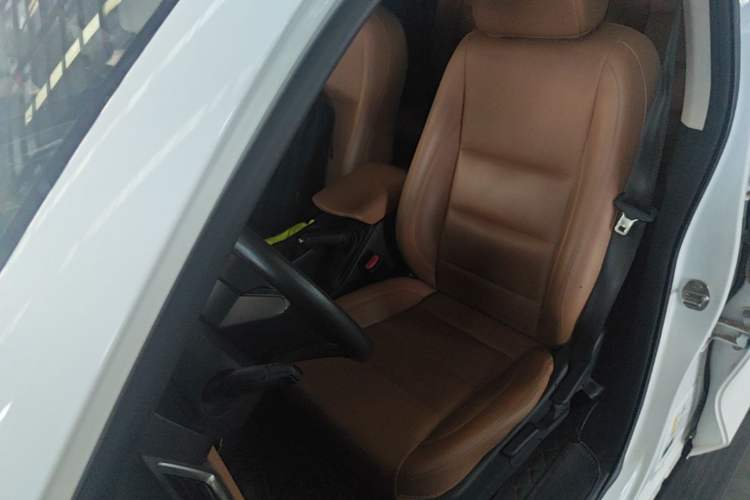 Used Great Wall Poer 2019 2.0T Commercial Version Manual Diesel 4x4 Elite Long-Box GW4D20M Left Front Seat