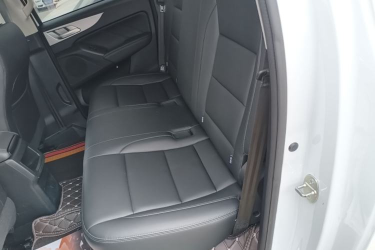 Used Great Wall Poer 2019 2.0T Commercial Version Manual Diesel 4x4 Elite Standard Box GW4D20M Left Rear Seat