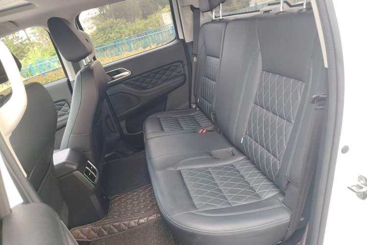 Used Great Wall Poer 2019 2.0T Automatic Gasoline 4x4 Comfort Edition GW4C20B Left Rear Seat