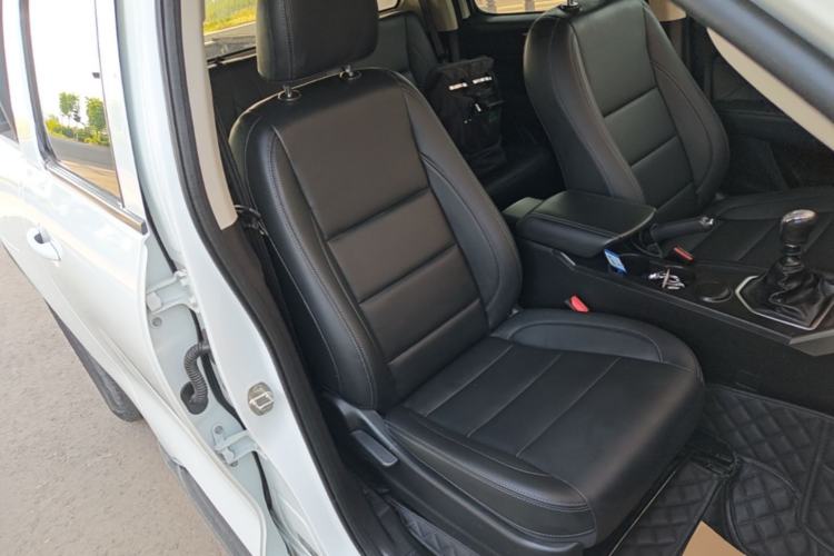 Used Great Wall Poer 2019 2.0T Commercial Version Manual Diesel Two-Wheel Drive Elite Long-Box GW4D20M Right Front Seat