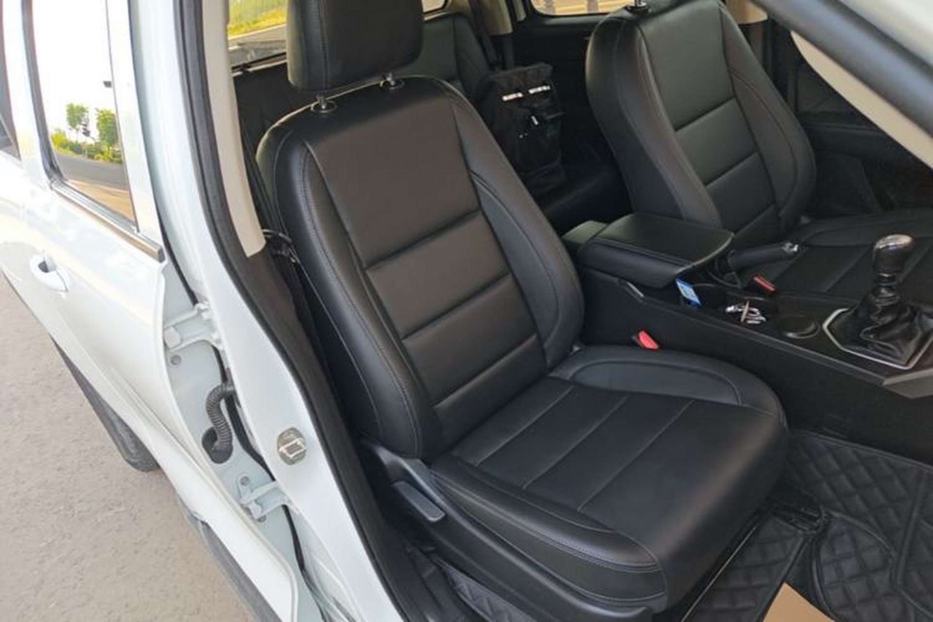 Used Great Wall Poer 2019 2.0T Commercial Version Manual Diesel Two-Wheel Drive Elite Long-Box GW4D20M Right Front Seat
