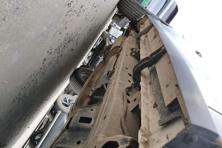 Used Great Wall Poer 2019 2.0T Commercial Version Manual Diesel 4x4 Elite Standard Box GW4D20M Right Side Sill