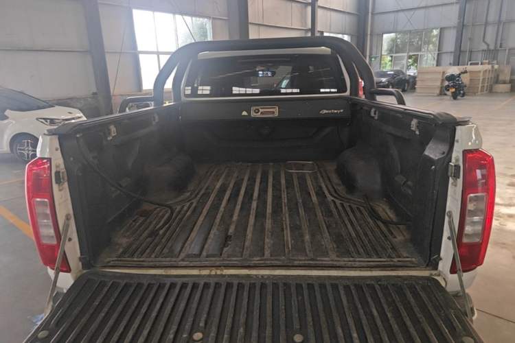 Used Great Wall Poer 2019 2.0T Commercial Version Manual Diesel 4x4 Elite Long-Box GW4D20M Trunk