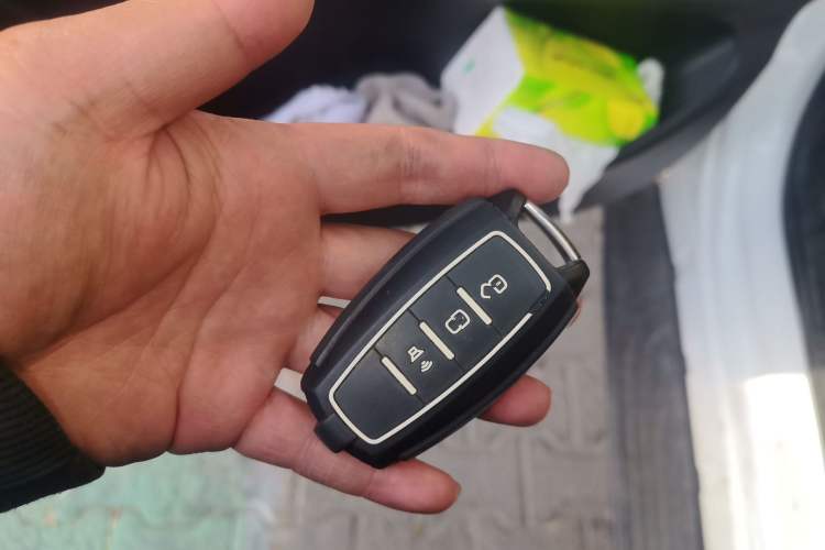 Used Great Wall Poer 2019 2.0T Commercial Version Automatic Gasoline Two-Wheel Drive Elite Trim with Long Bed – GW4C20B Vehicle Key