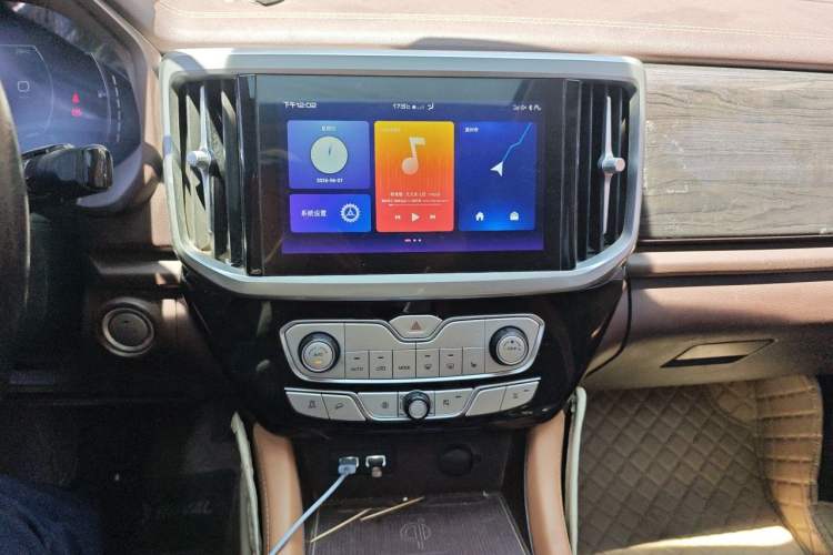 Used Great Wall Poer 2020 2.0T Automatic Diesel 4x4 Premium Edition GW4D20M Audio And AC Panel