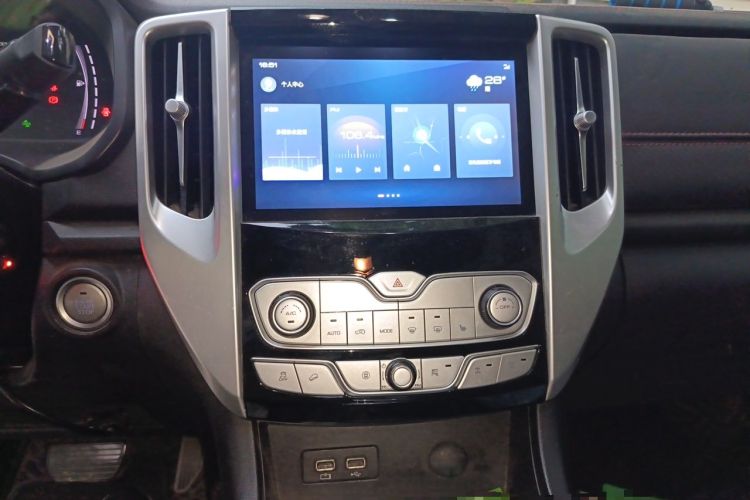 Used Great Wall Poer 2020 2.0T Off-Road Edition Automatic Gasoline 4x4 Limited-Edition Trailer Version GW4C20B Audio And AC Panel